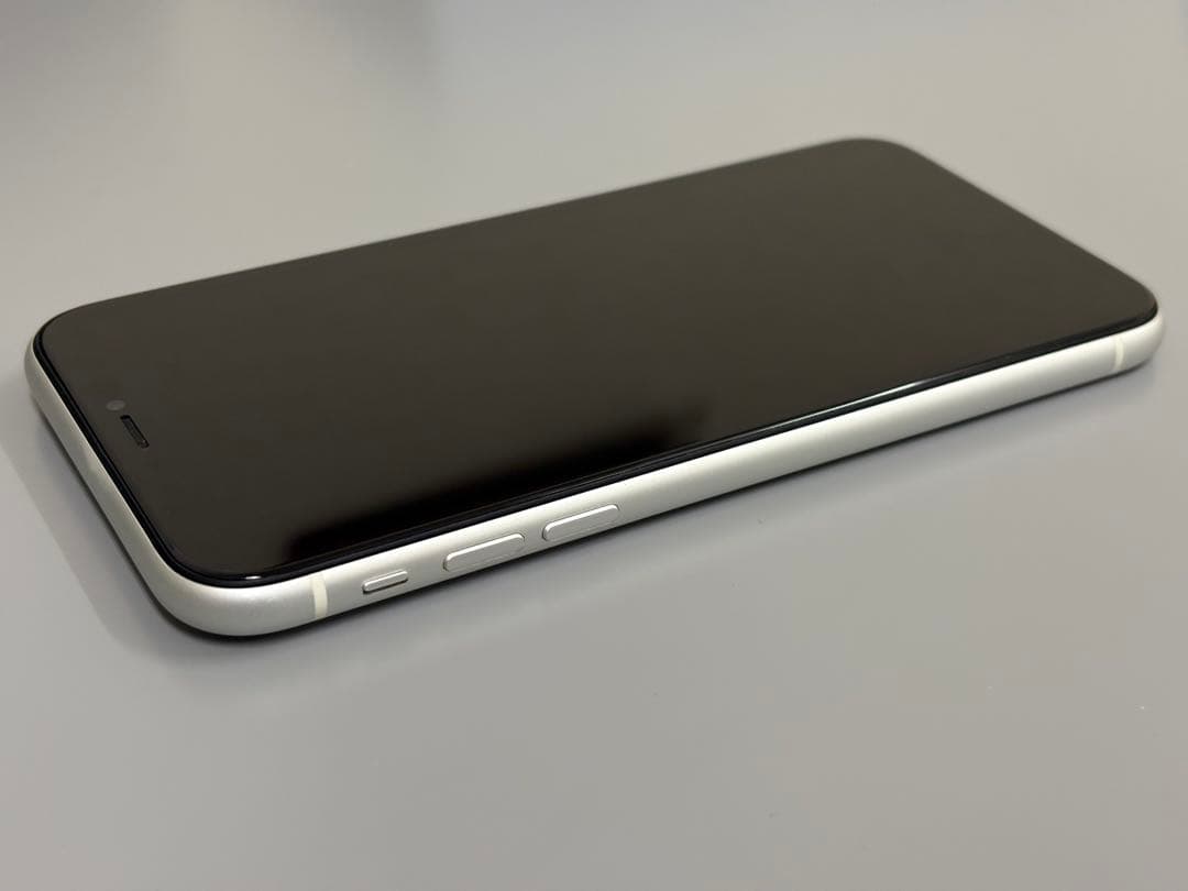 iPhoneXR 128 美品‼️フィルム２枚付‼️ 全面コーティング済‼️ 100%
