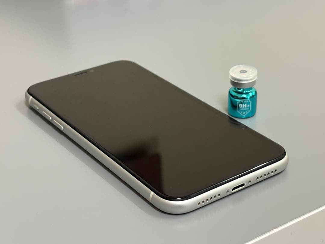 iPhoneXR 128 美品‼️フィルム２枚付‼️ 全面コーティング済‼️ 100%