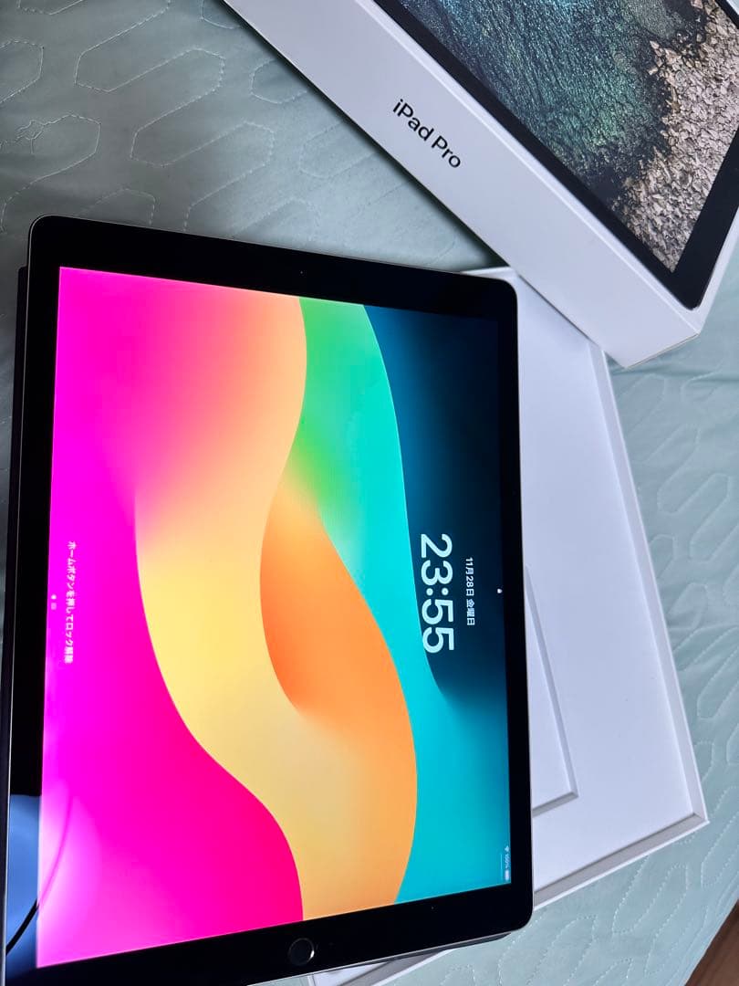 iPad Pro第２、12.９インチ、64Gb Smart Keyboard付き