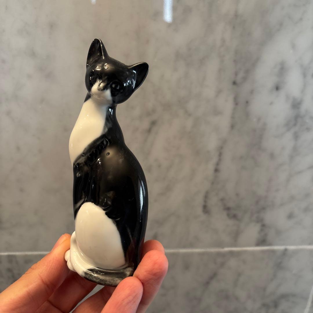 アメリカ70年代ビンテージ　アートな雰囲気抜群の上品にお座りする猫ちゃん陶器