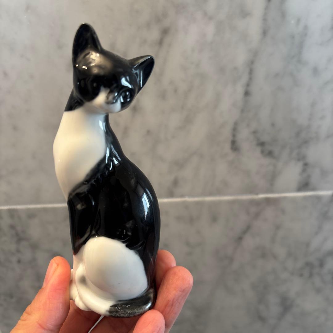 アメリカ70年代ビンテージ　アートな雰囲気抜群の上品にお座りする猫ちゃん陶器