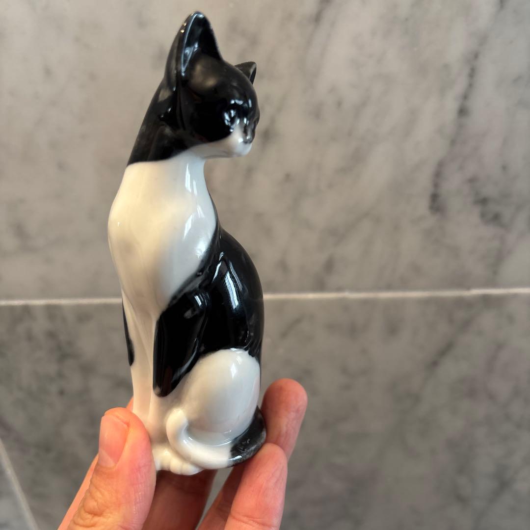 アメリカ70年代ビンテージ　アートな雰囲気抜群の上品にお座りする猫ちゃん陶器
