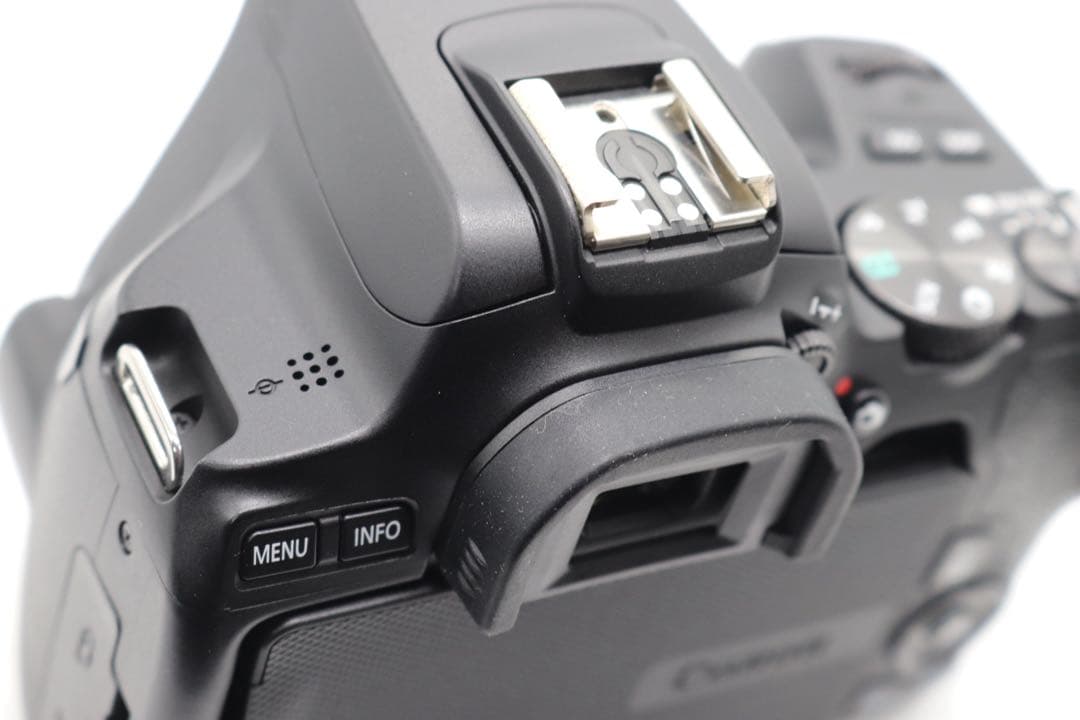 【Canon EOS Kiss X10 ダブルレンズセット】 Wi-Fi搭載