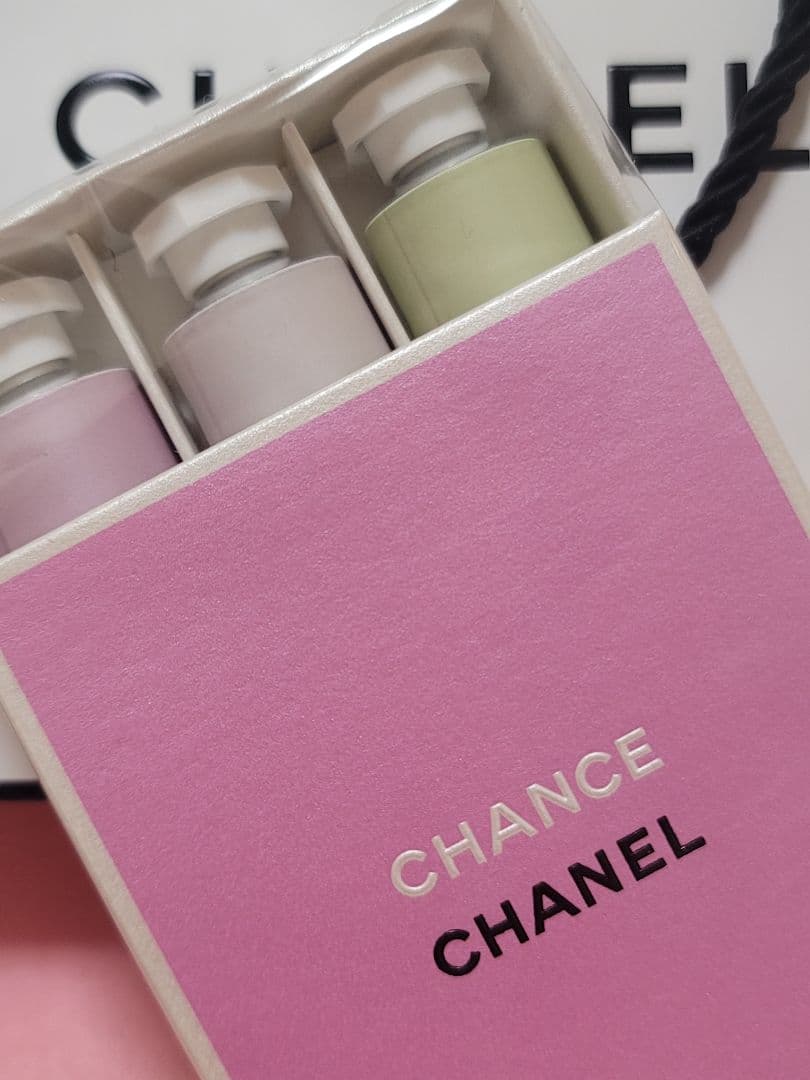 CHANEL【新品】シャネルチャンスクレームマン◇クリスマス ノベルティポーチ