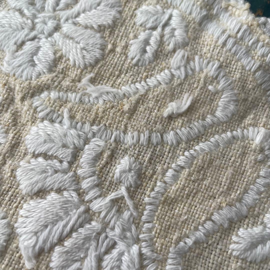 【 La Renaissance 】聖なる白伝説のイーラーショシュ祈りの刺繍布①
