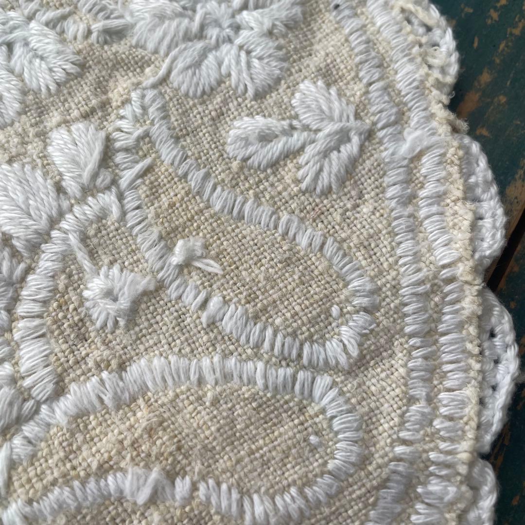 【 La Renaissance 】聖なる白伝説のイーラーショシュ祈りの刺繍布①