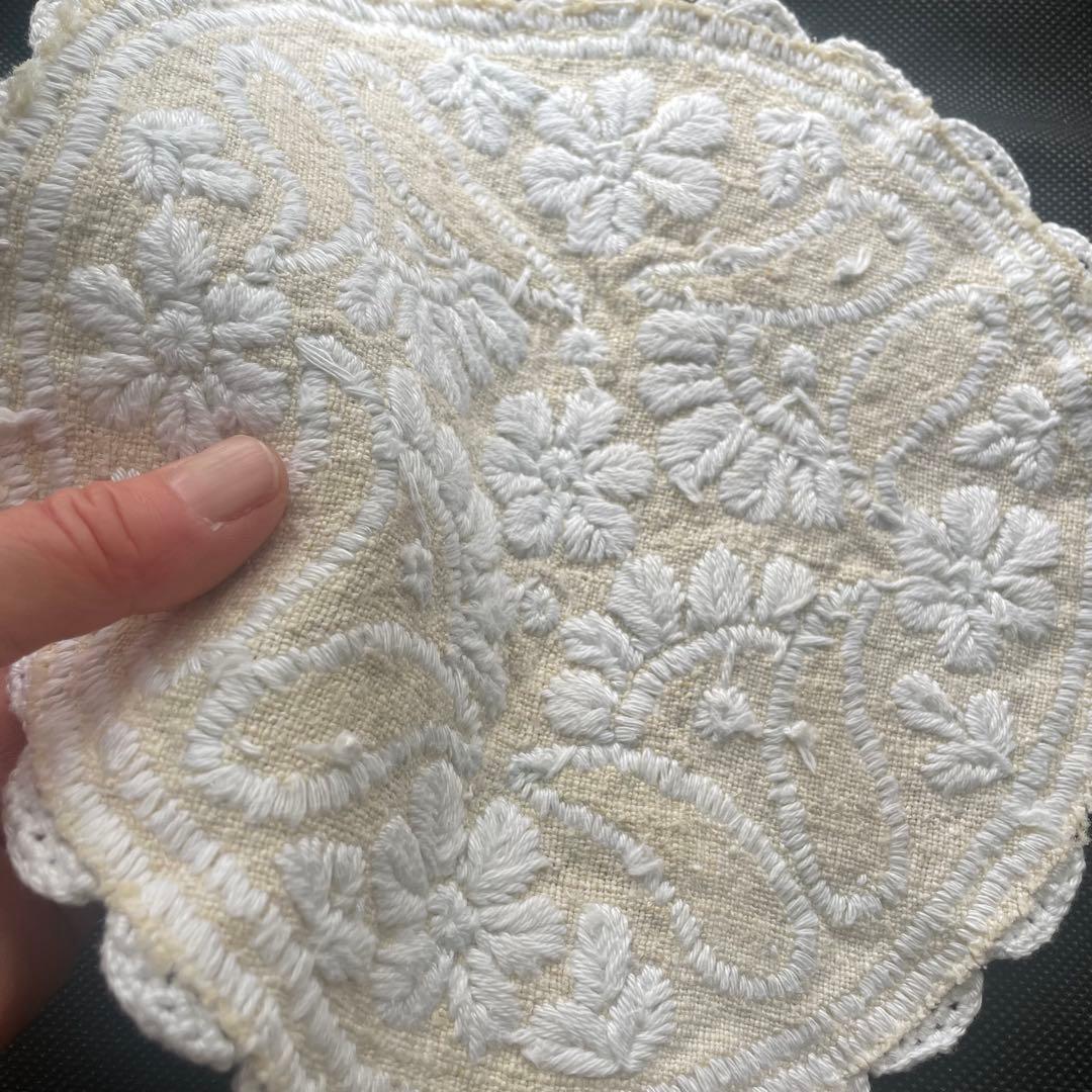 【 La Renaissance 】聖なる白伝説のイーラーショシュ祈りの刺繍布①