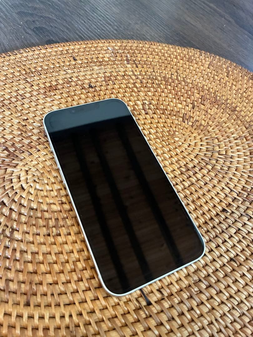 iPhone13本体 256GB ホワイト　SIMフリー