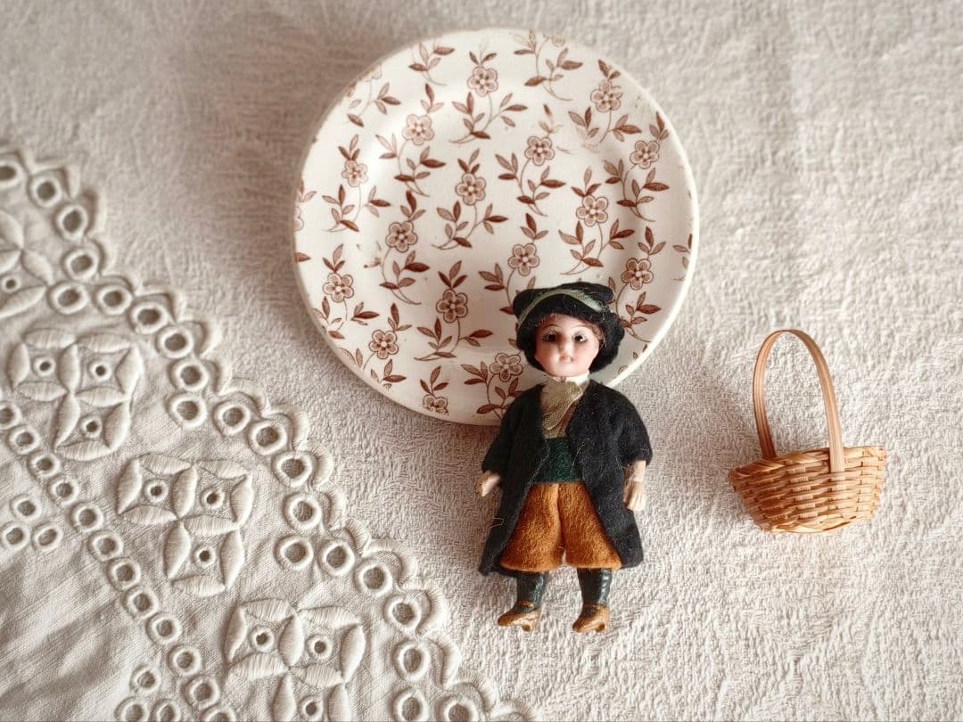 * antique doll ❀ ミニョネット 本が好きな 男の子