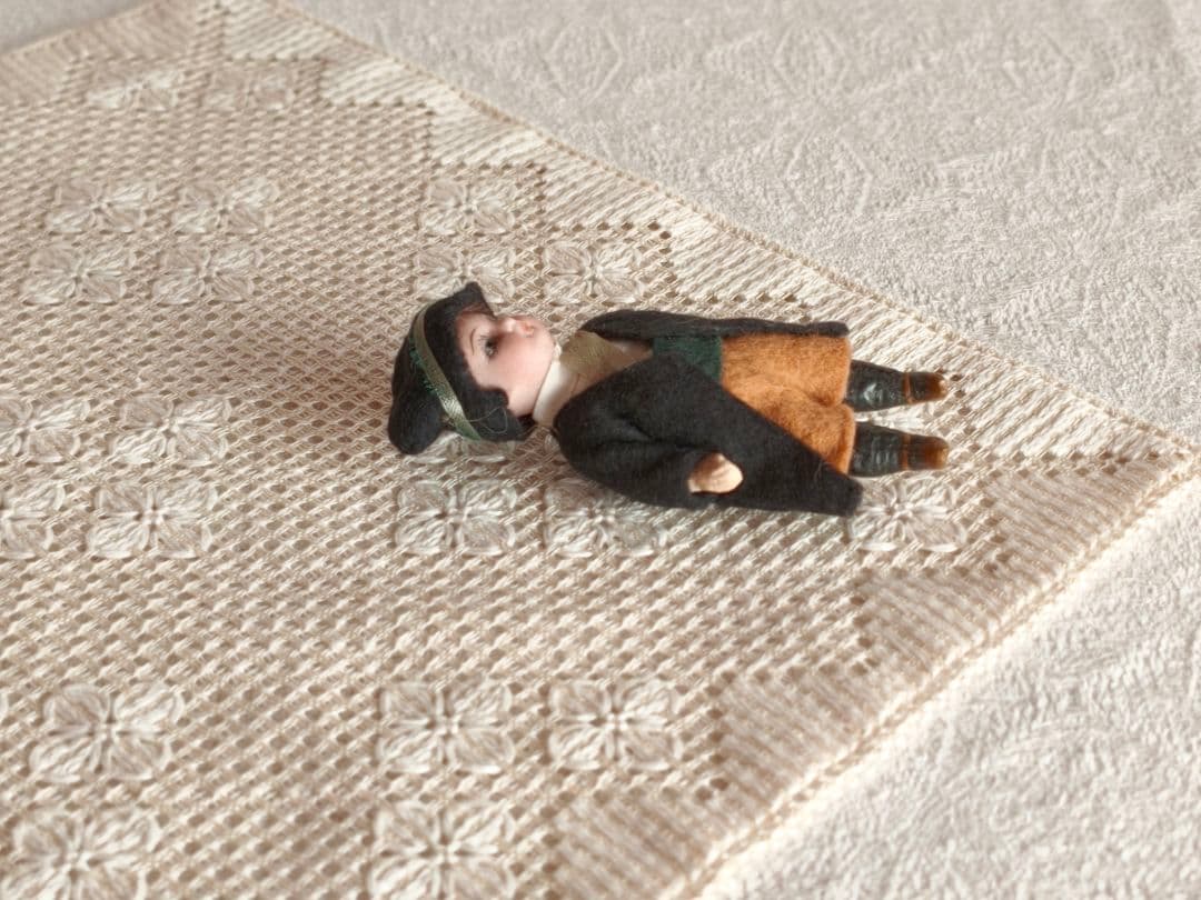 * antique doll ❀ ミニョネット 本が好きな 男の子