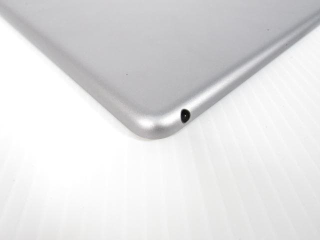 Apple iPad A1893 第6世代 128GB シルバー 中古