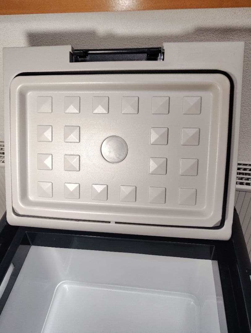 【ベストバイ】ポータブル冷蔵庫　バッテリー付　22L　F40C4TMP　持手付き