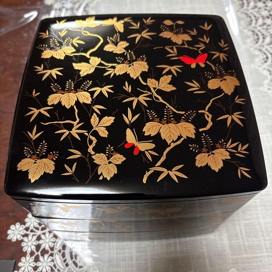 漆器 重箱 金色植物 赤い蝶