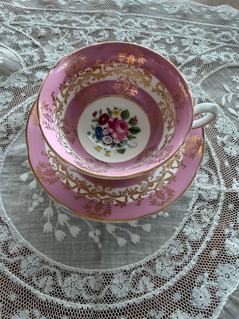 英国ロイヤルグラフトン ピンク＆ゴールド 豪華金彩 カップ＆ソーサー