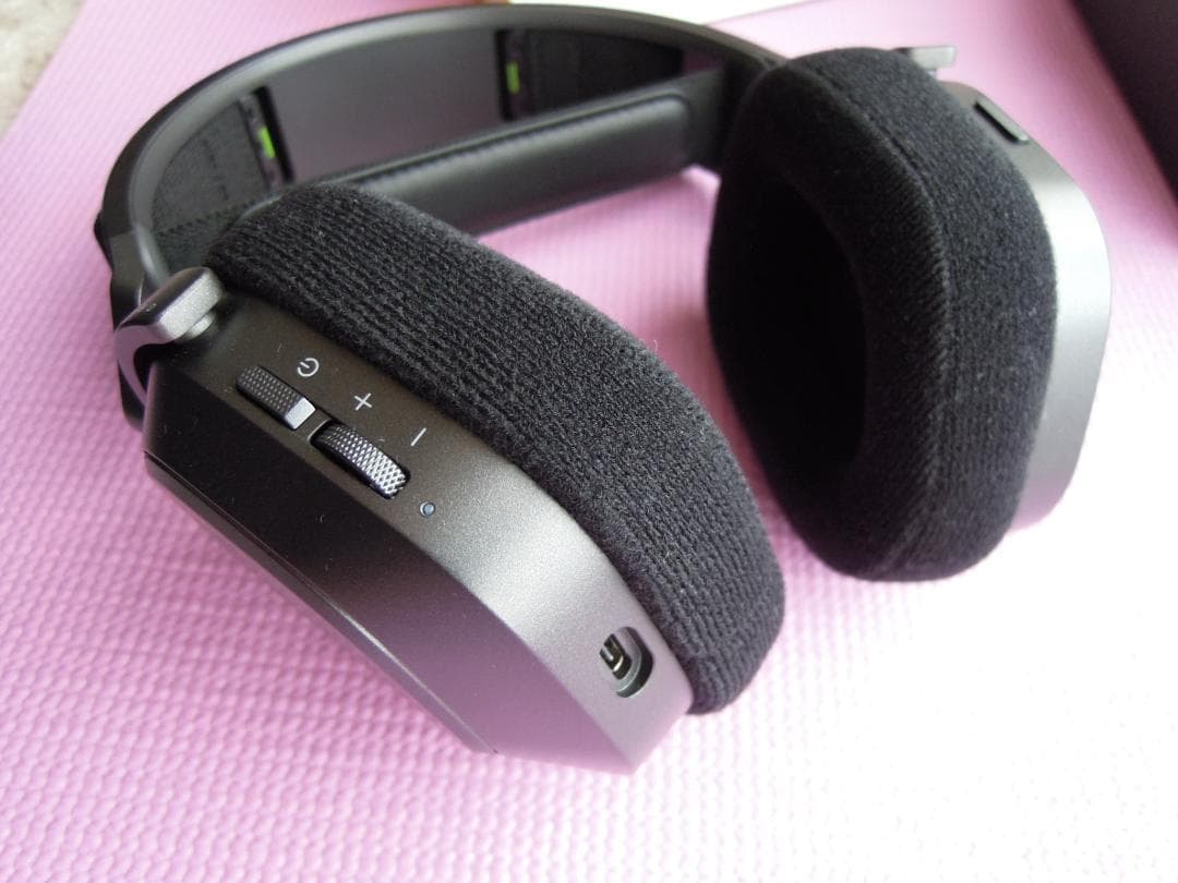 CORSAIR HS80 MAX ゲーミングヘッドセット