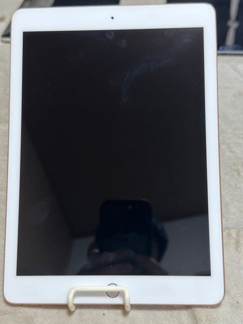 Apple iPad 6 (32GB, ローズゴールド)