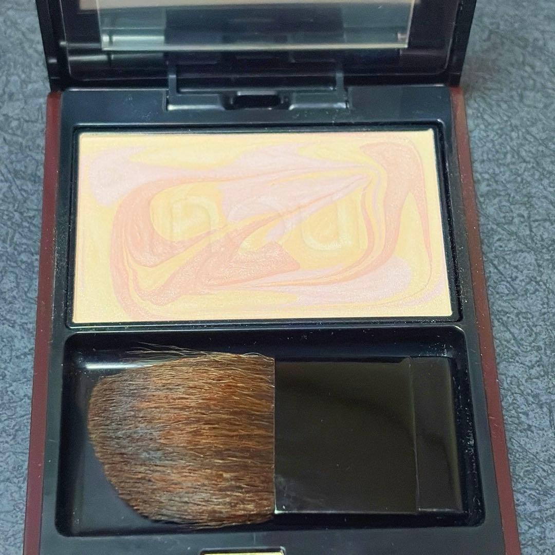 1回使用　INOUI インウイ プレストパウダー 限定品 ケース&ブラシ付き