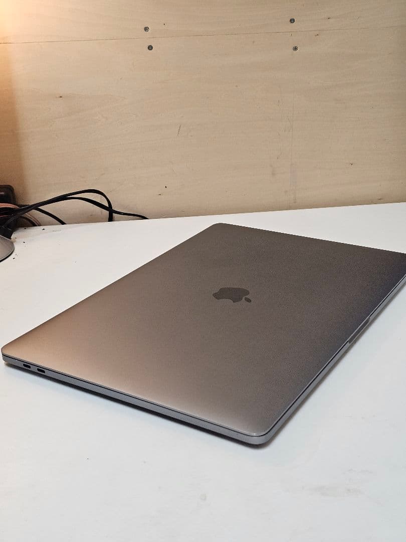 MacBook Pro 15インチ2016/Core i7/16GB/512GB