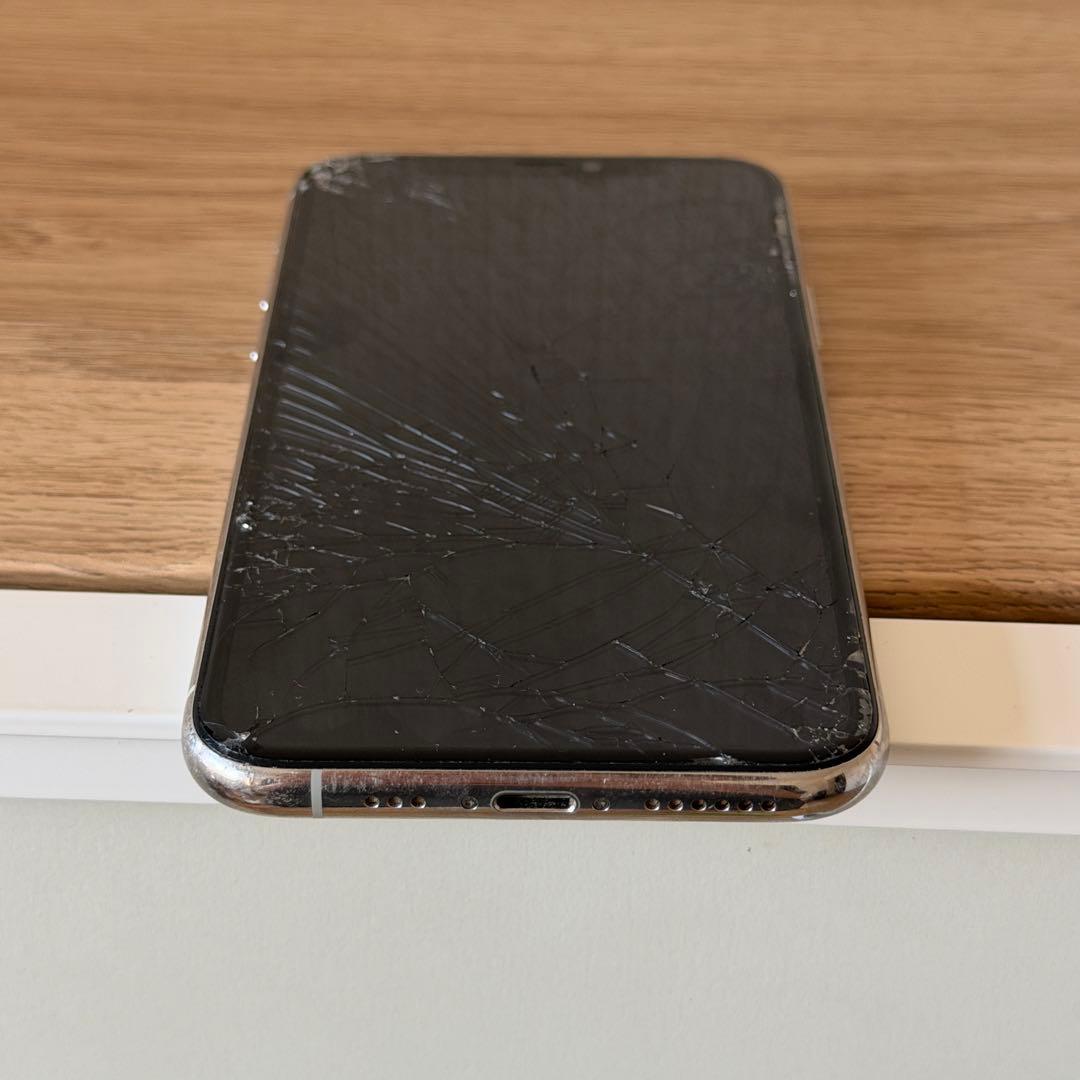 iPhone 11 Pro 本体 のみ シルバー 256GB SIMロックなし