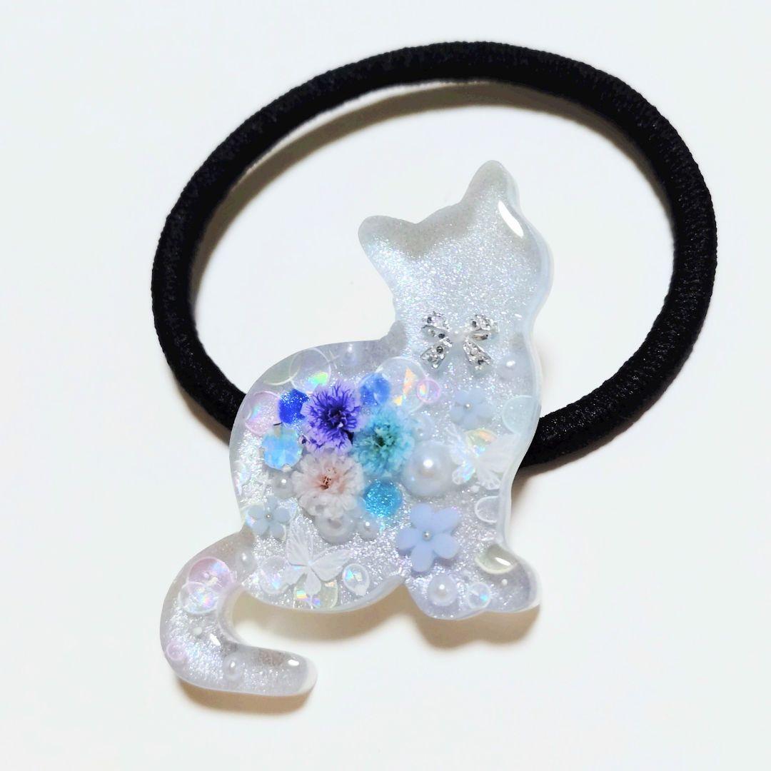 No.584　レジン ヘアゴム マグネット ピンバッジ 猫ねこカスミソウ