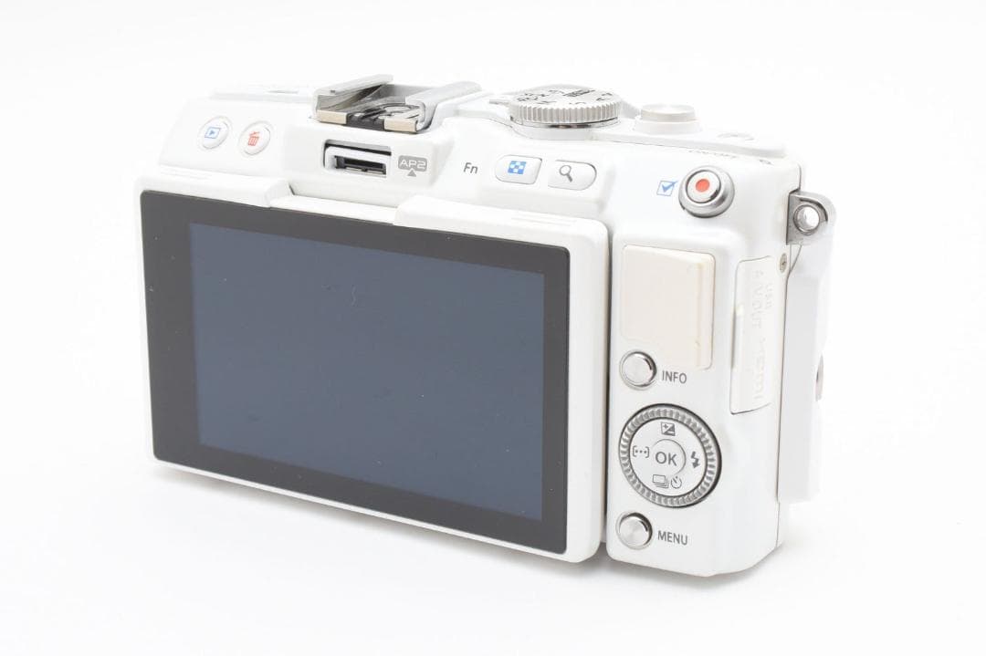 オリンパス OLYMPUS PEN Lite E-PL6 ダブルズームキット