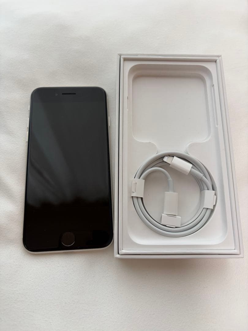 Apple iPhone SE 第3世代 スターライト 充電ケーブル付き