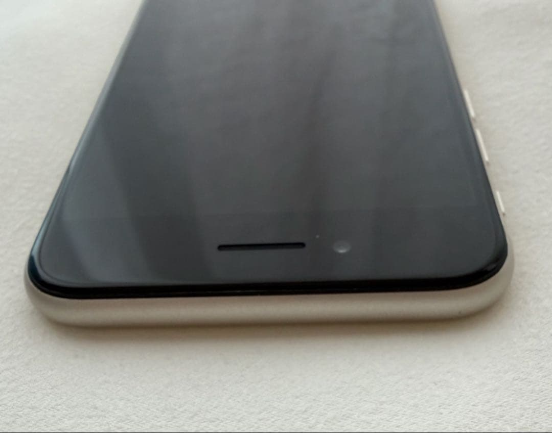 Apple iPhone SE 第3世代 スターライト 充電ケーブル付き