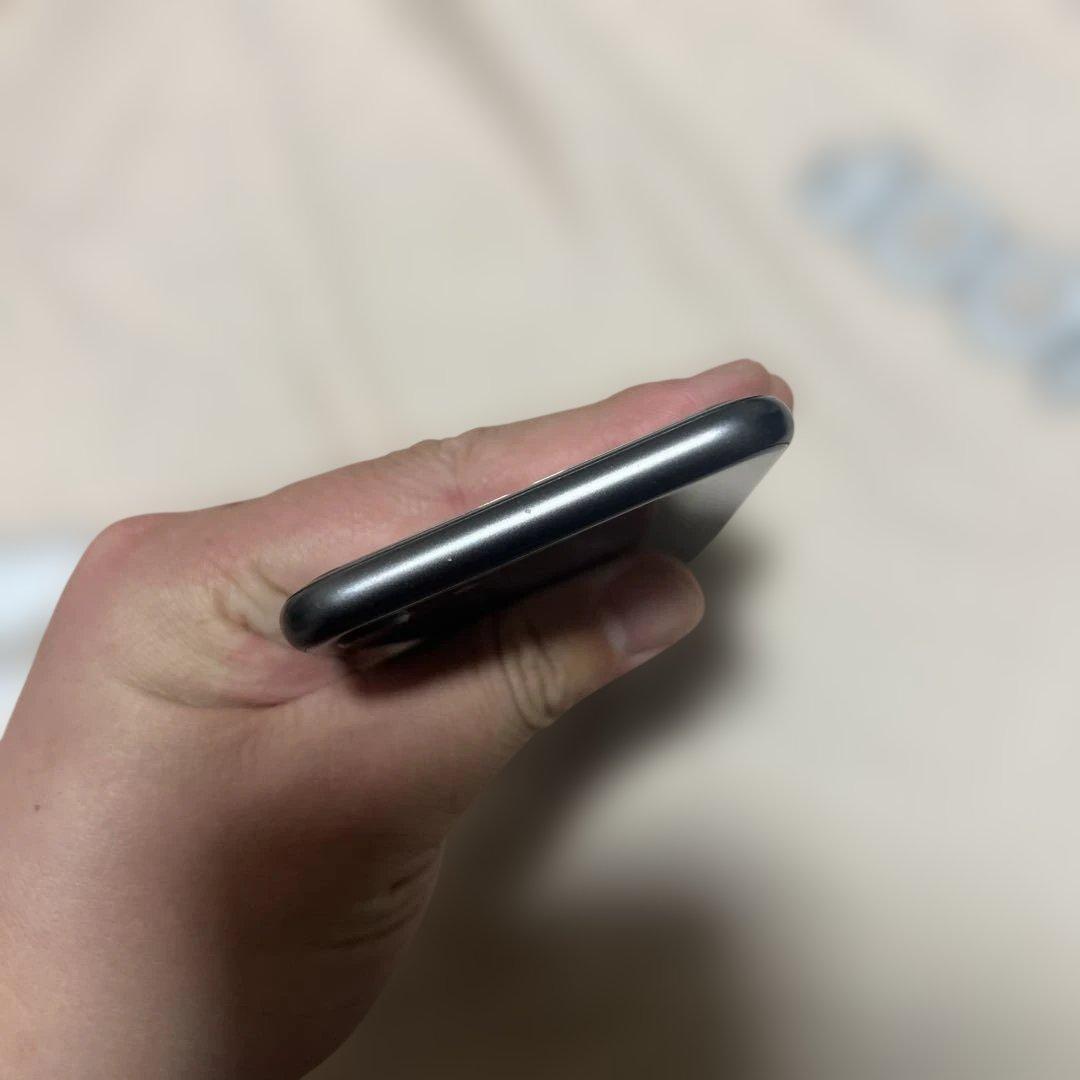 iPhone 8 64GB 美品