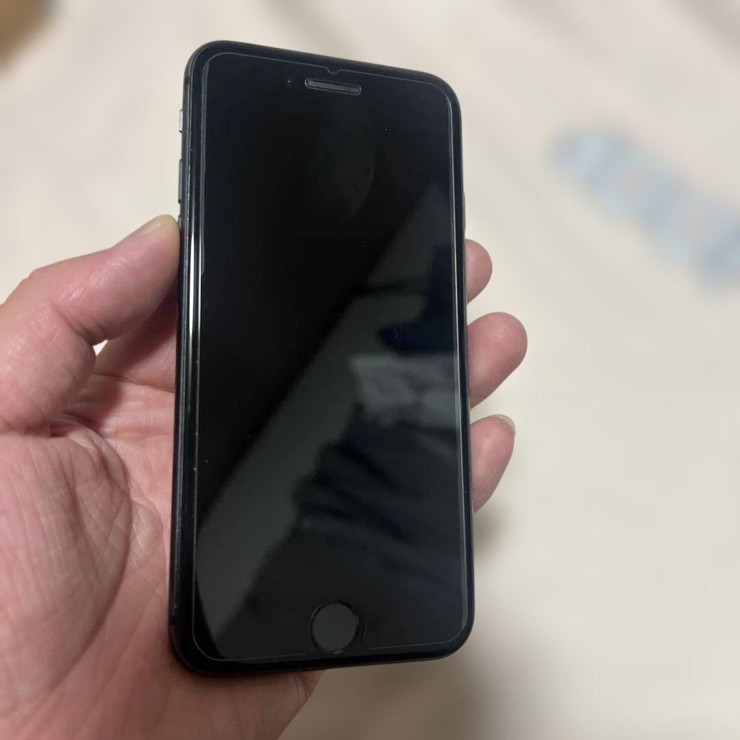 iPhone 8 64GB 美品