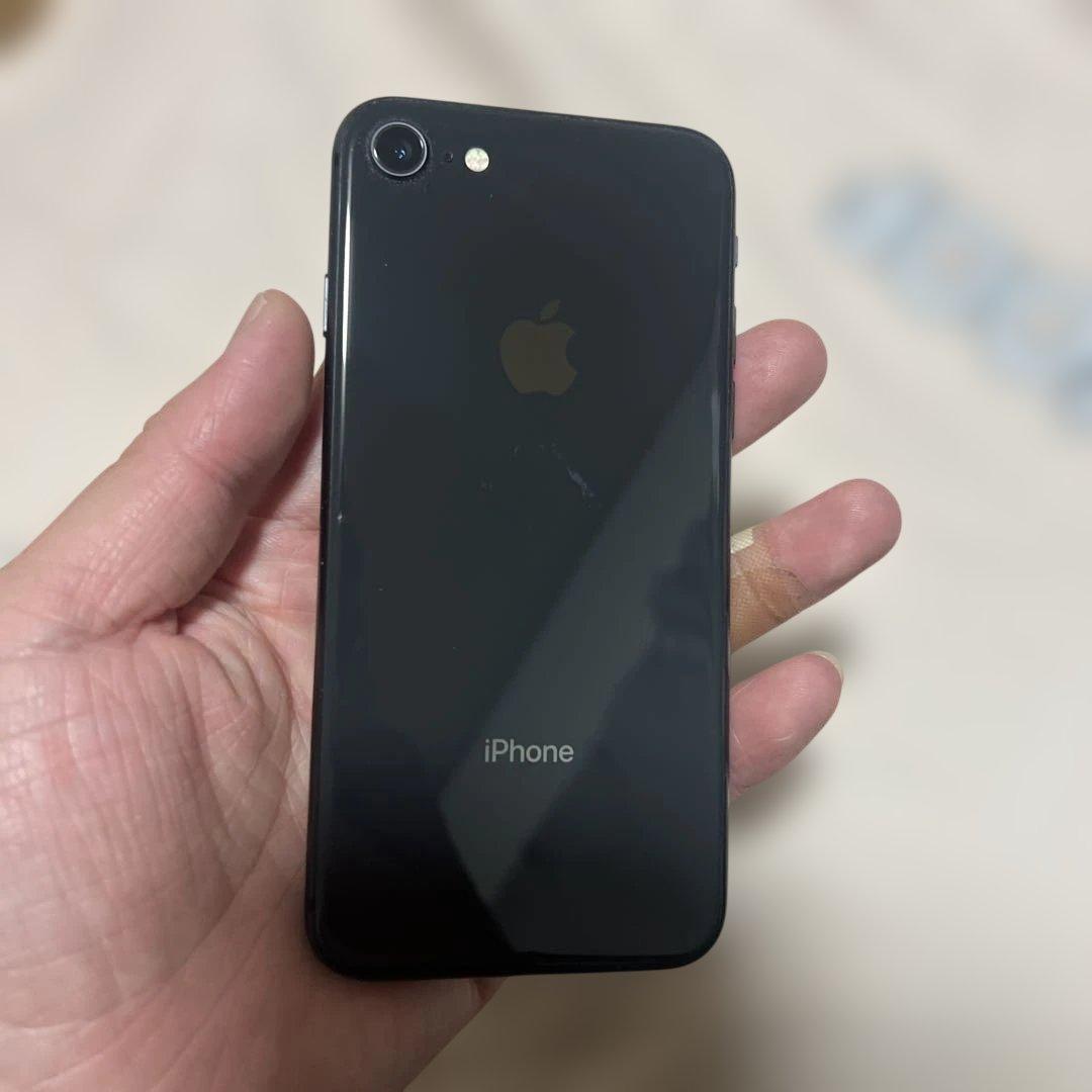 iPhone 8 64GB 美品