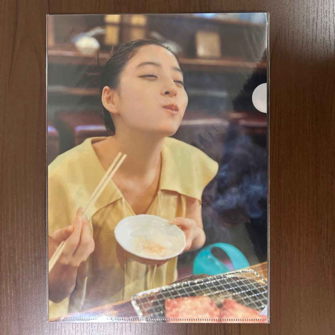 新木優子　直筆サイン入り　オフィシャルカレンダー2023.4-2024.3