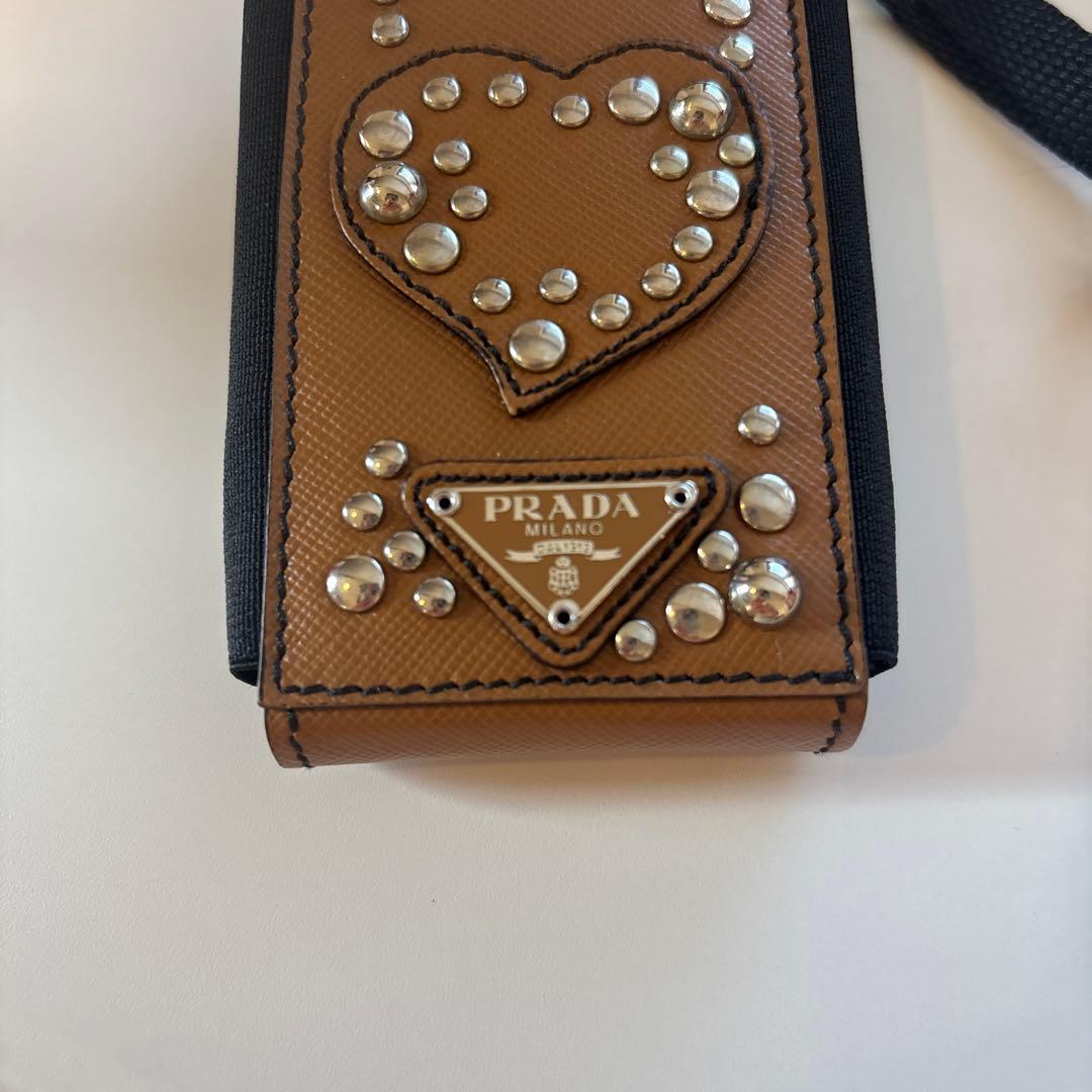 PRADA マイクロミニ　ネックストラップ　ハート型スタッズスマホケース