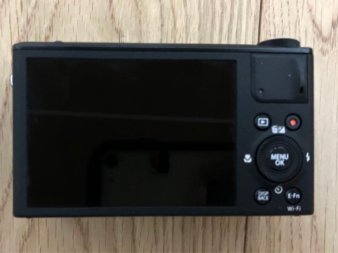 FUJIFILM　XQ1　デジタルカメラ