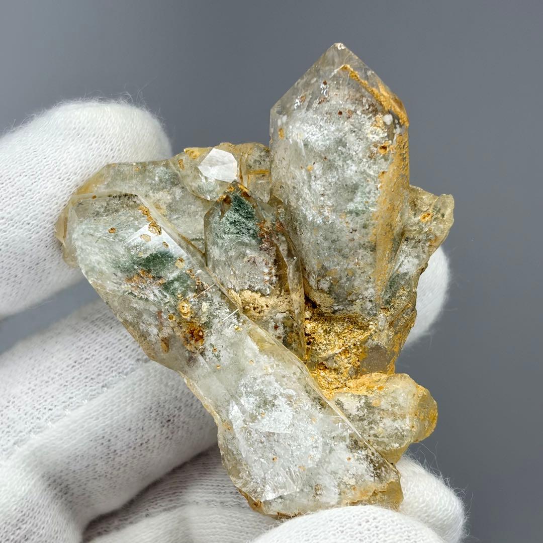 クォーツ　水晶　クローライト　鉱物標本　原石　天然石　ストーン　パキスタン産