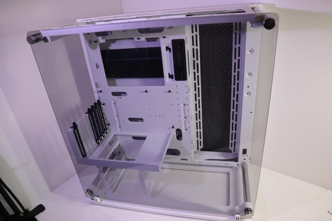 Thermaltake サーマルテイク オープンフレーム ホワイト