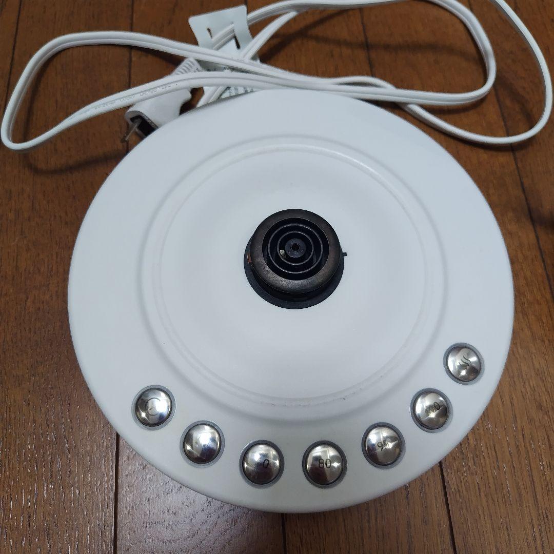 DeLonghi 電気ケトル ホワイト　デロンギ