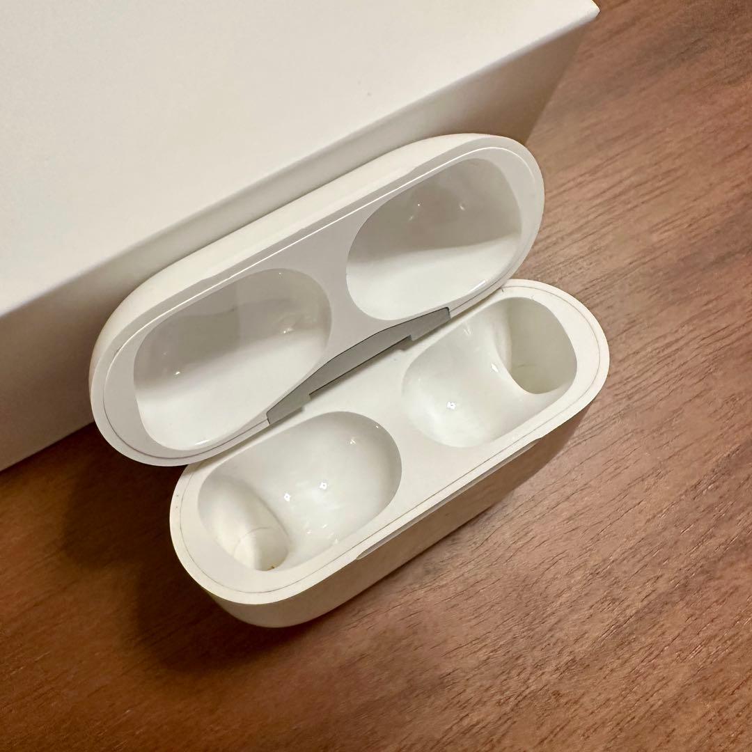 【美品中古】AirPods Pro 第2世代 Lightning