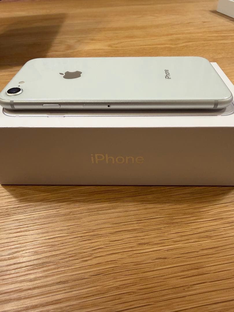 iPhone8 シルバー 256GB バッテリー78% SIMロックなし