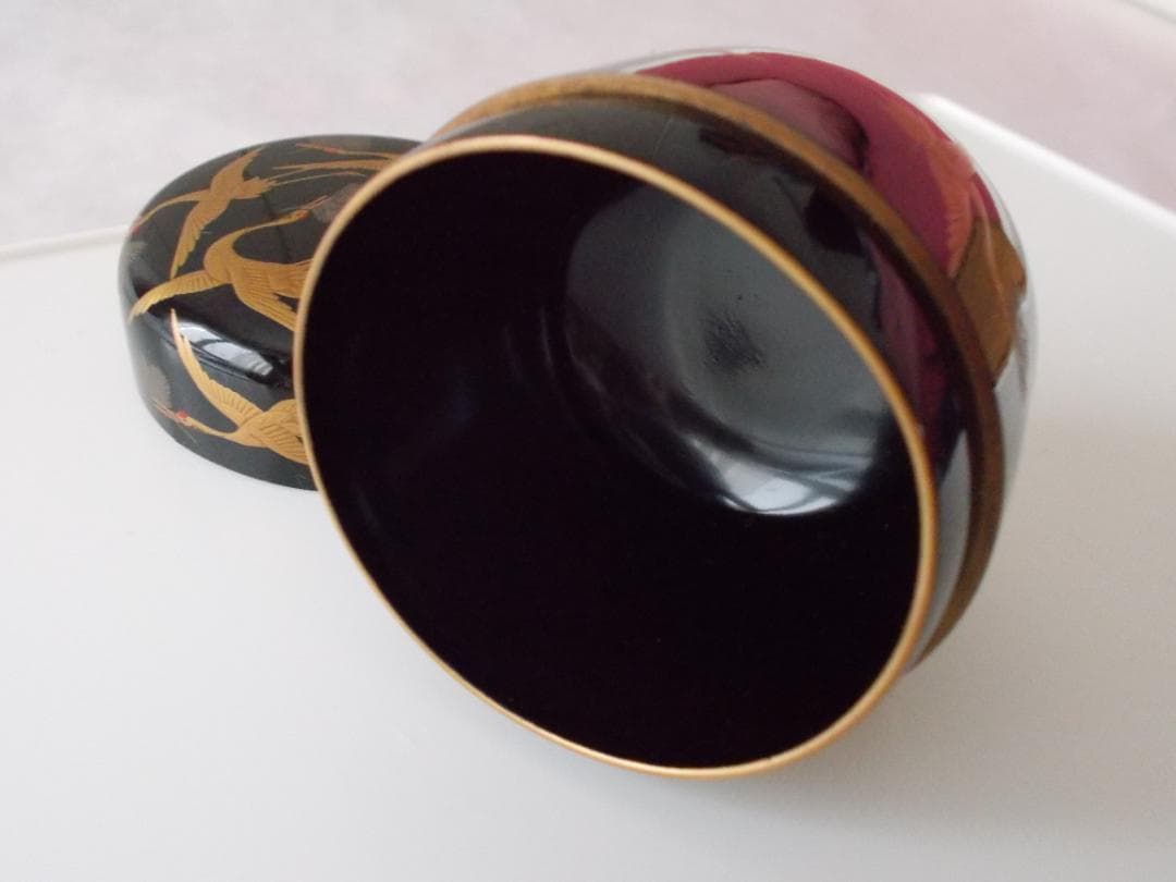 なつめ棗　茶道具　頭の赤い丹頂鶴15羽　松の葉をくわえた松喰鶴の蒔絵　未使用品
