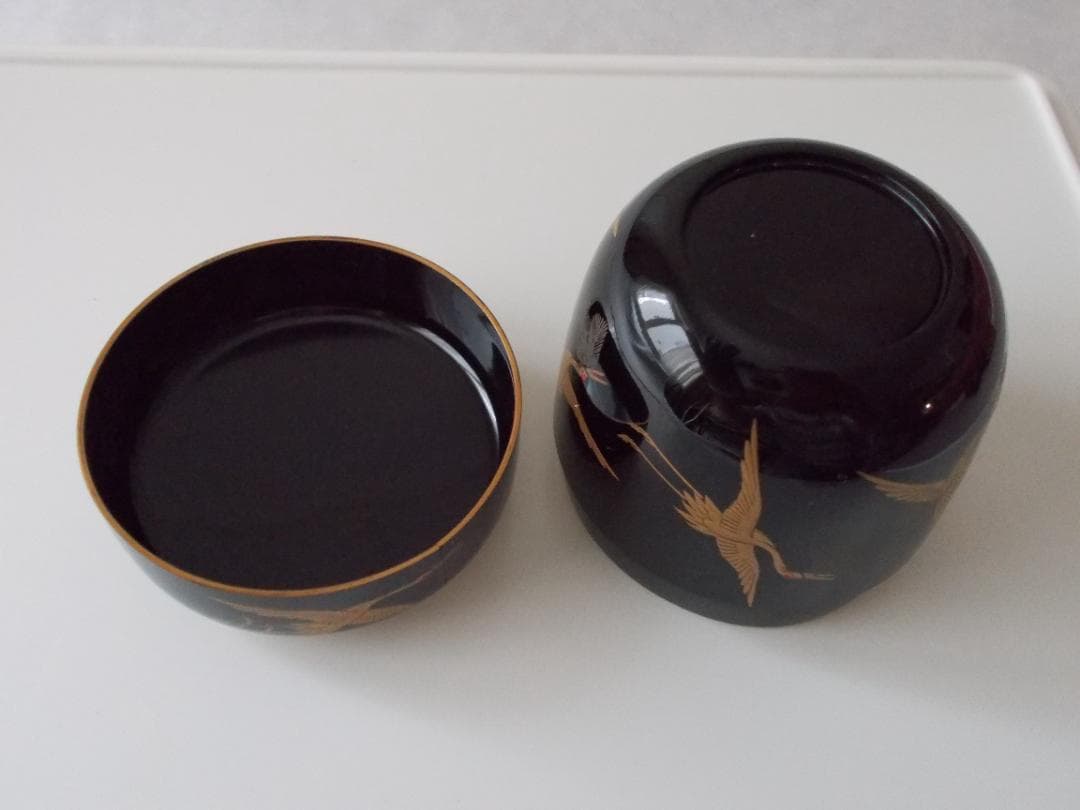 なつめ棗　茶道具　頭の赤い丹頂鶴15羽　松の葉をくわえた松喰鶴の蒔絵　未使用品