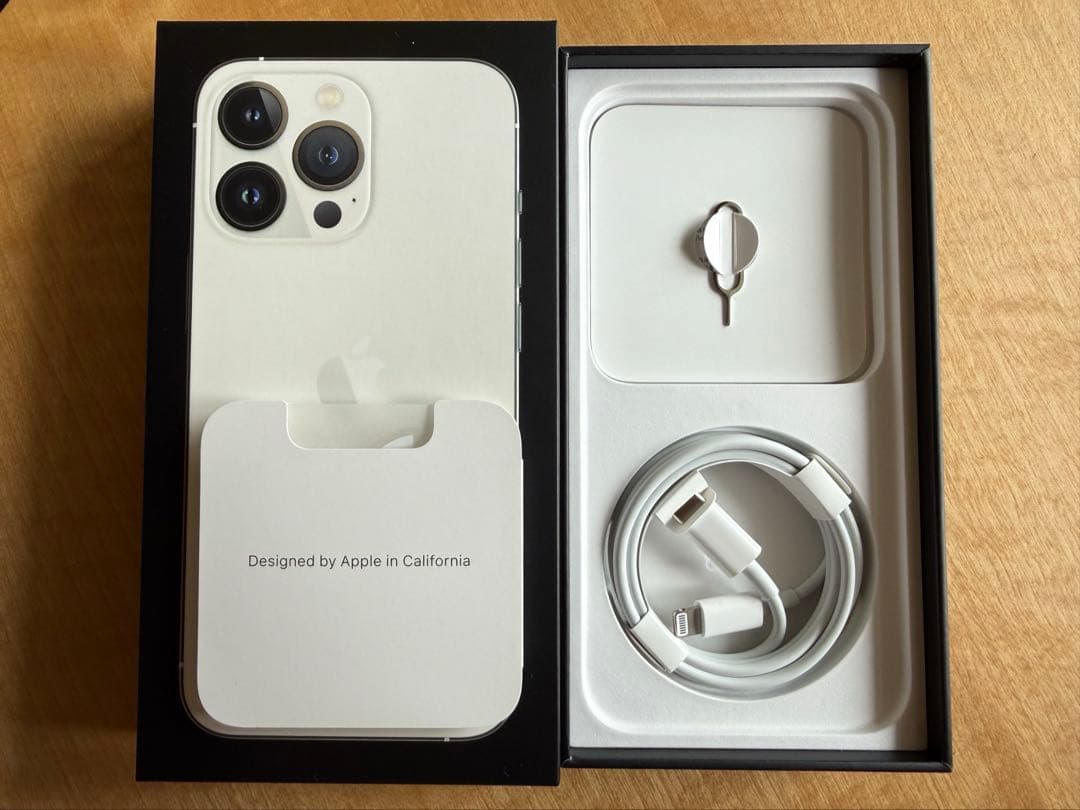 美品Apple iPhone13Proシルバー256GB SIMフリー