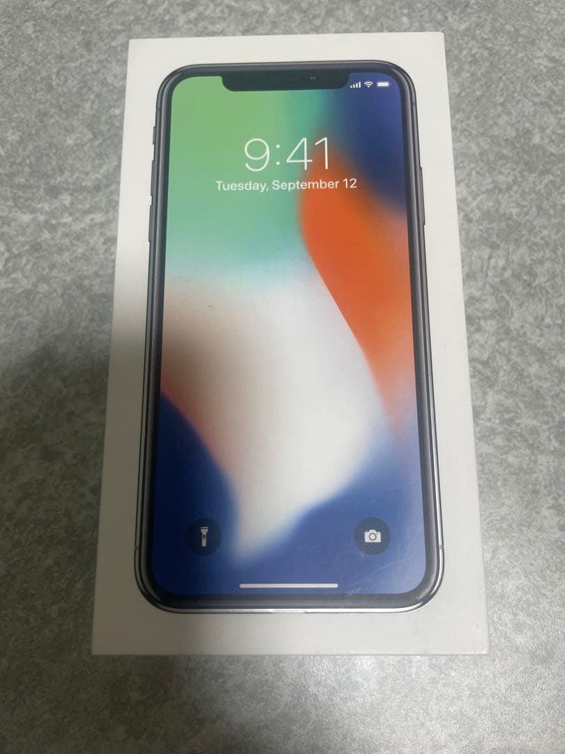 iPhone X シルバー64GB