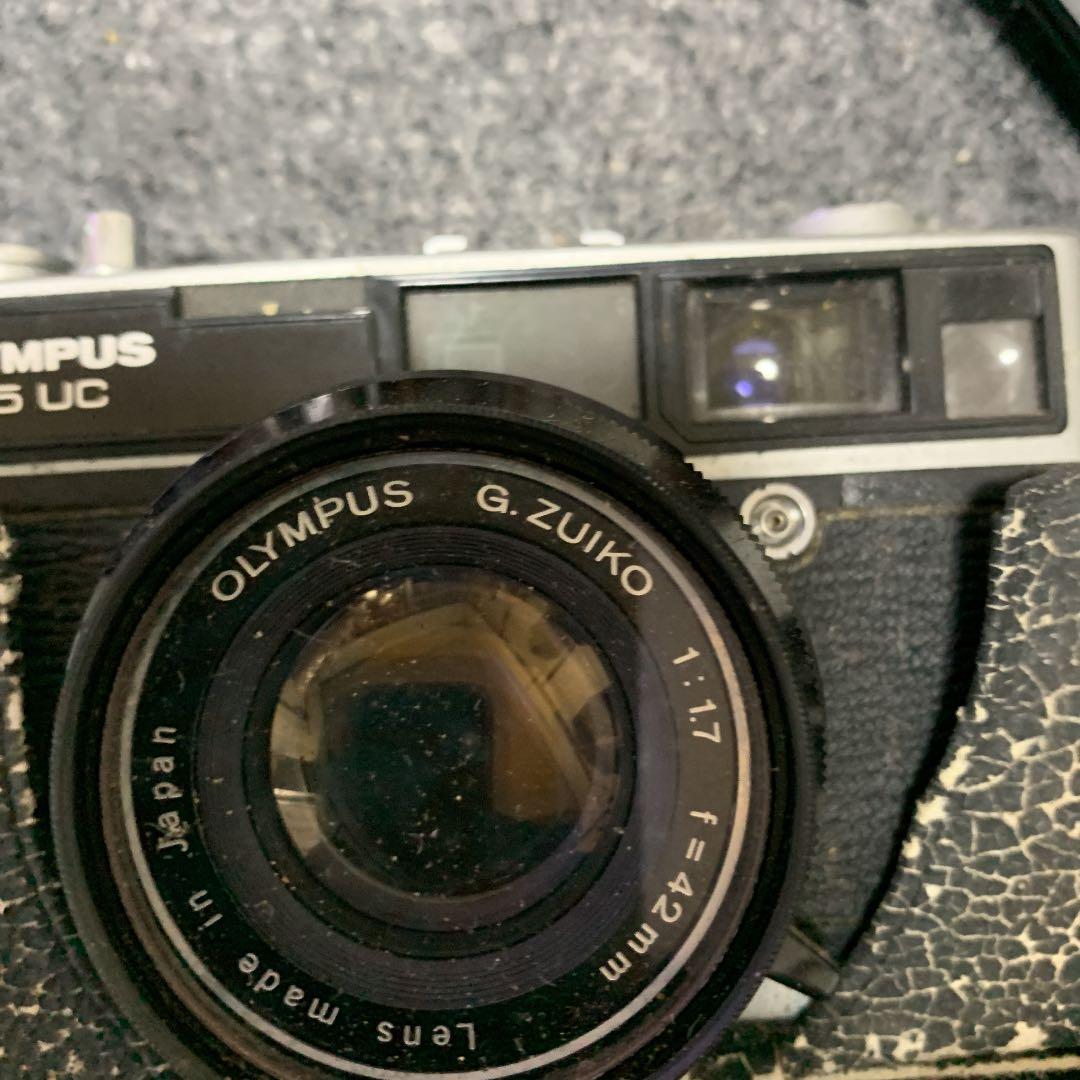 このカメラは、50年ほど前に買ったものです。そのカメラを守ってきた物です。