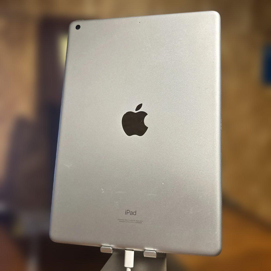 Apple iPad (第9世代) 64GB Wi-Fiバッテリー100%