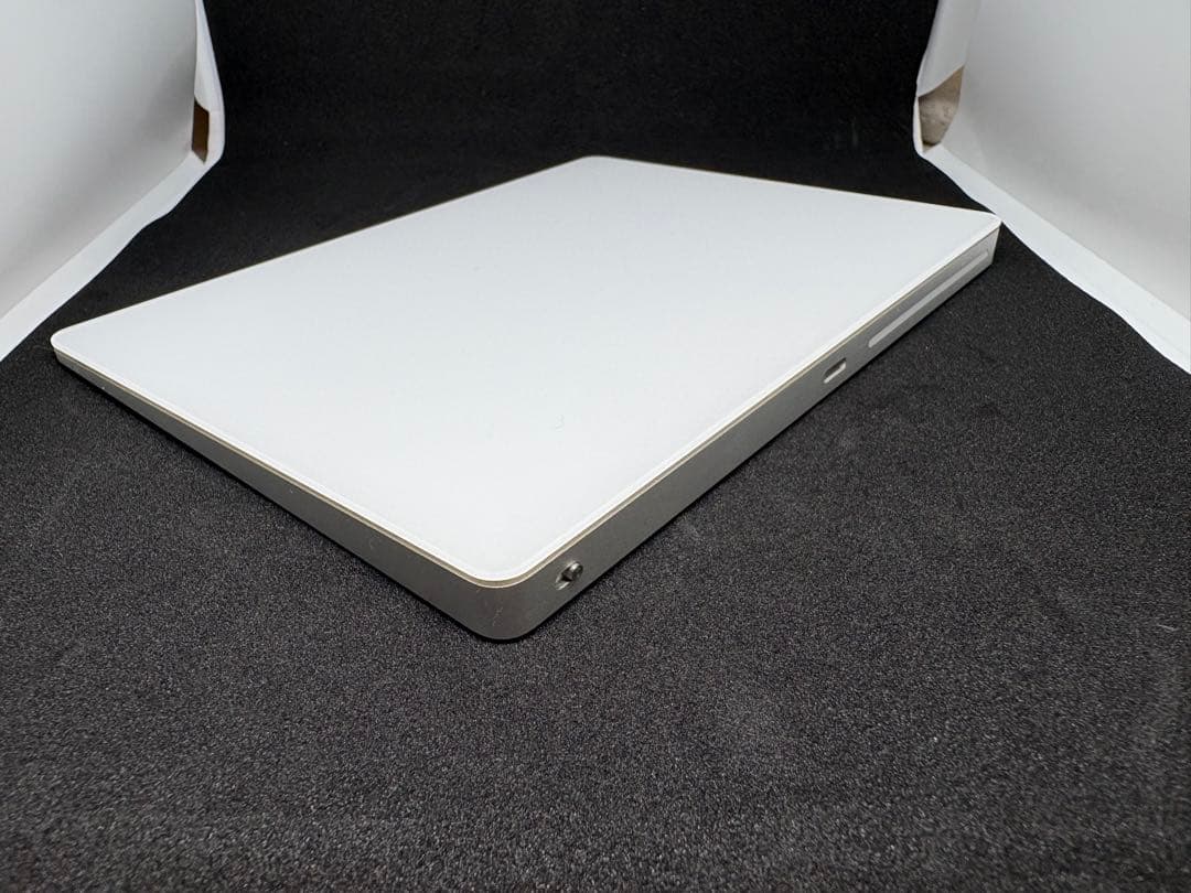 Magic Trackpad 2 本体とケーブル付き