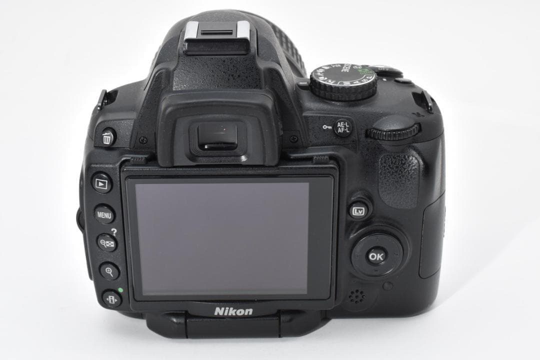 美品✨ショット数8847回!自撮OK＆スマホ転送セット★Nikon D5000