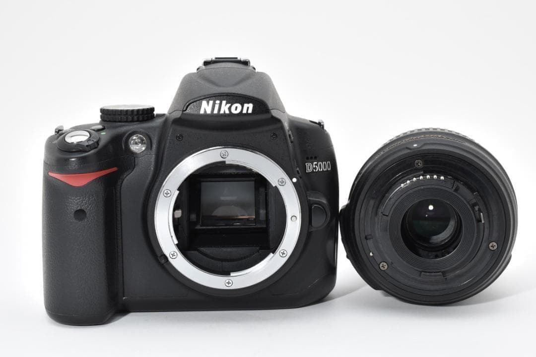 美品✨ショット数8847回!自撮OK＆スマホ転送セット★Nikon D5000
