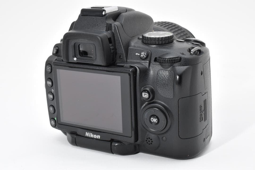 美品✨ショット数8847回!自撮OK＆スマホ転送セット★Nikon D5000