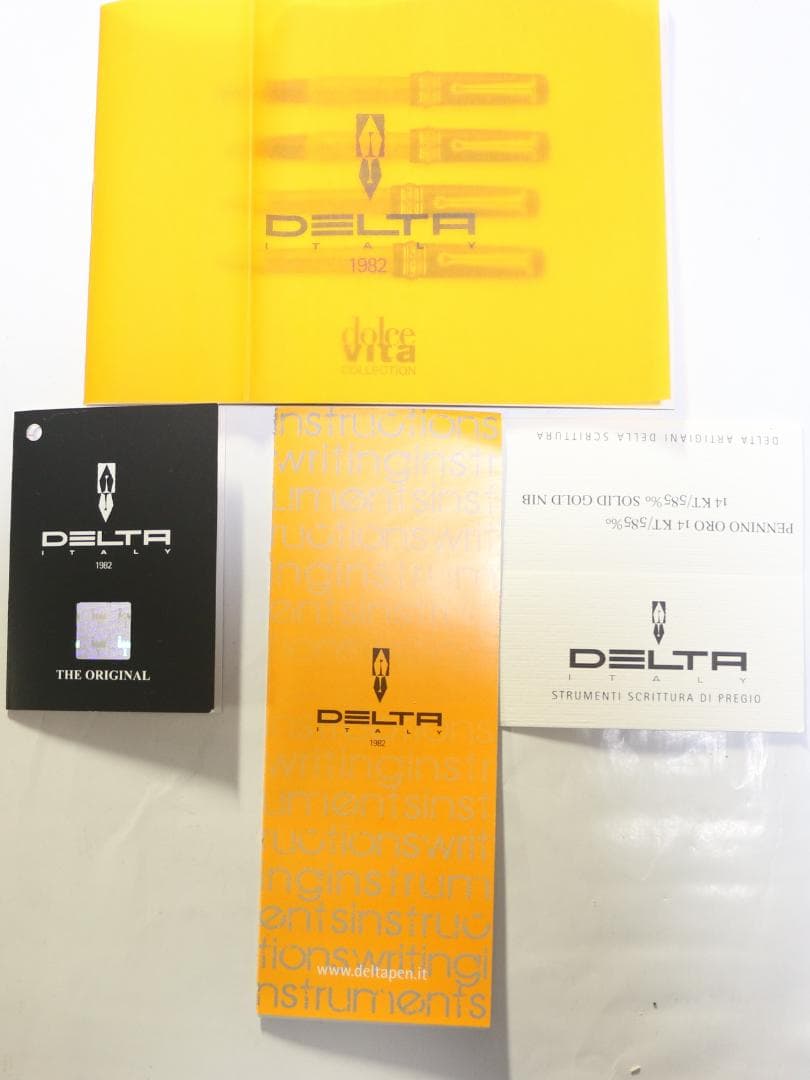 超貴重　デルタ（DELTA）ドルチェヴィータ　MIDサイズ万年筆　中古品