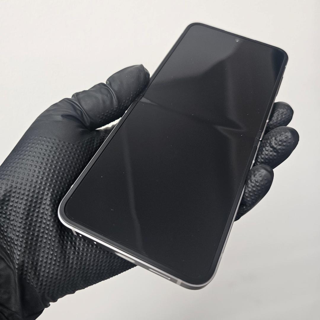 Galaxy Z Flip6 256GB シルバー SIMフリー【A】